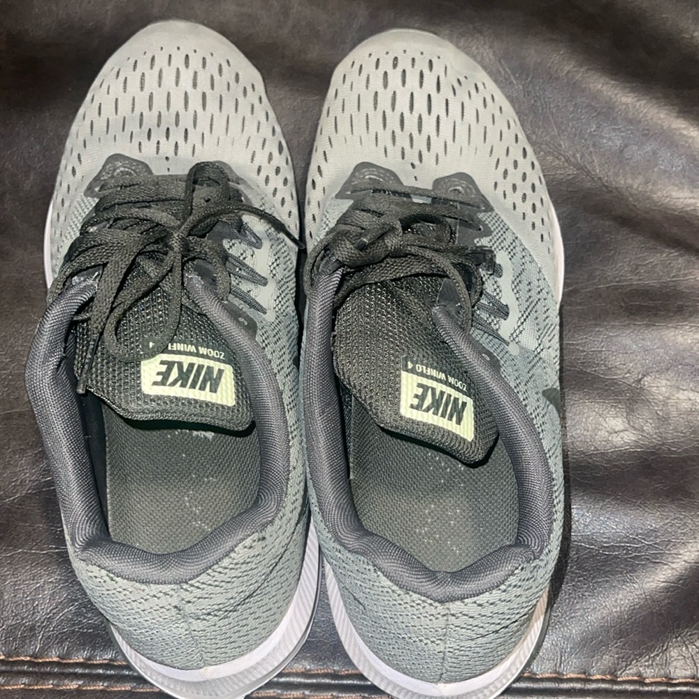 NIKE Zoom Winflo 4